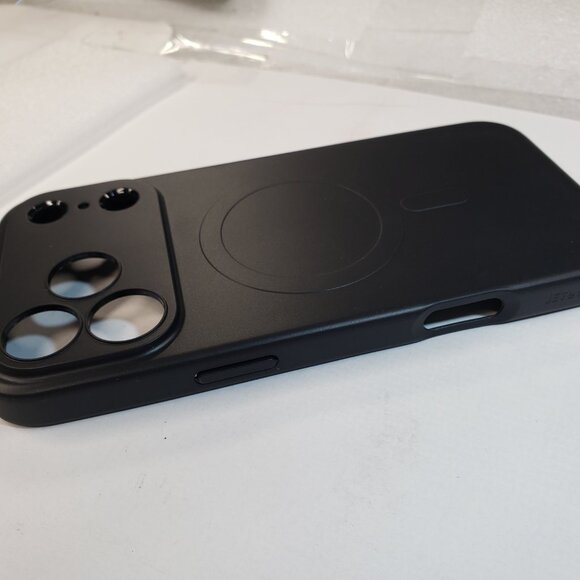 Magnetic Slim Case for iPhone 17 Pro Max 6.9 Inch. Black. JETech - Picture 10 of 10